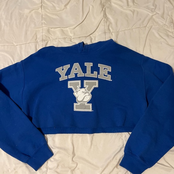 Crop top - Picture 1 of 5